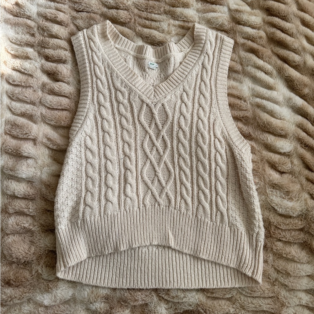 Aerie Cream Sweater Vest - Picture 1 of 3